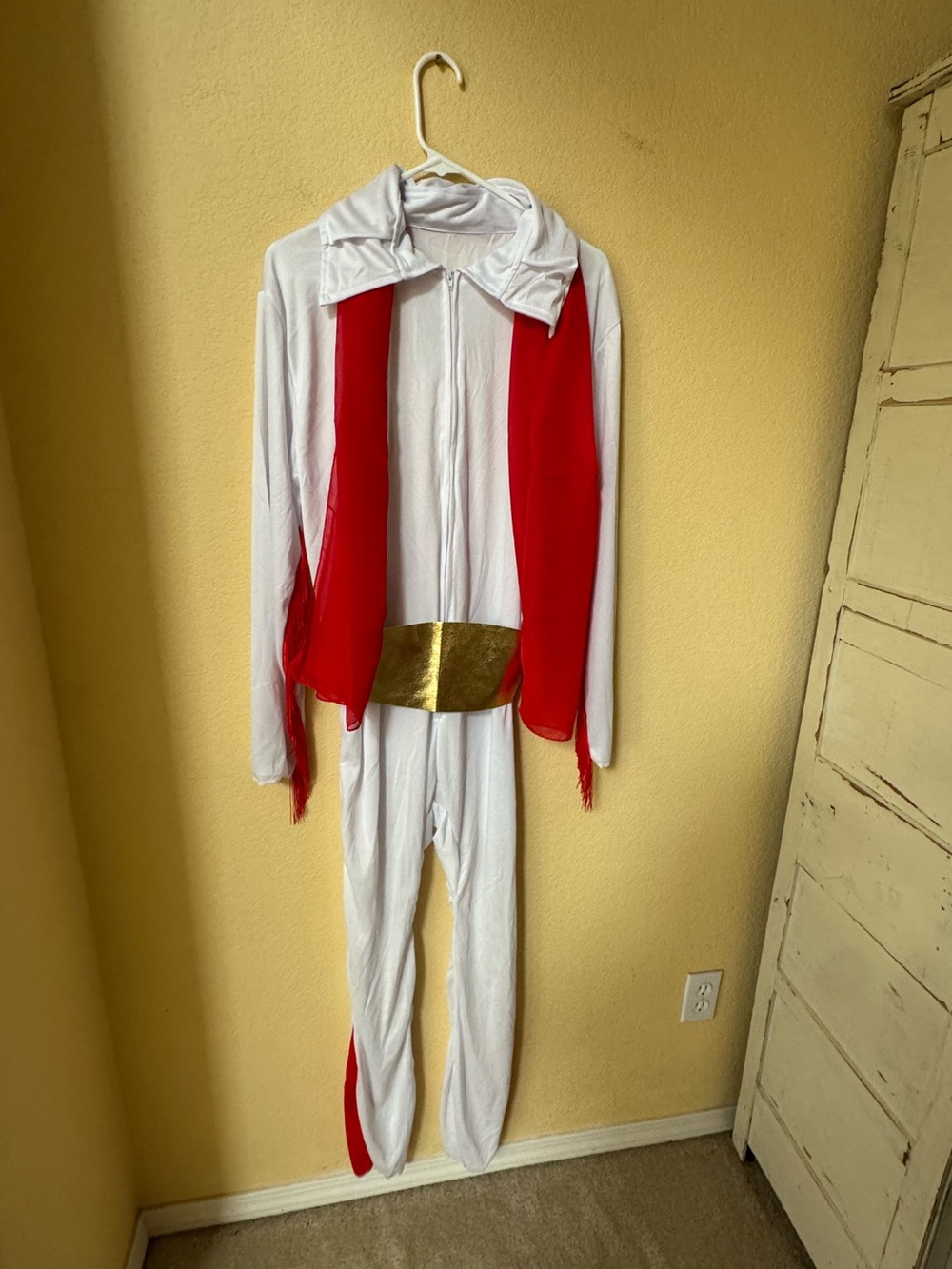 Elvis Costume - Jumpsuit Belt Scarf Sunglasses Blow up Microphone NEW